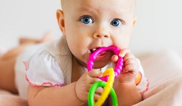 Zahndurchbruch und -entwicklung - jetzt informieren!